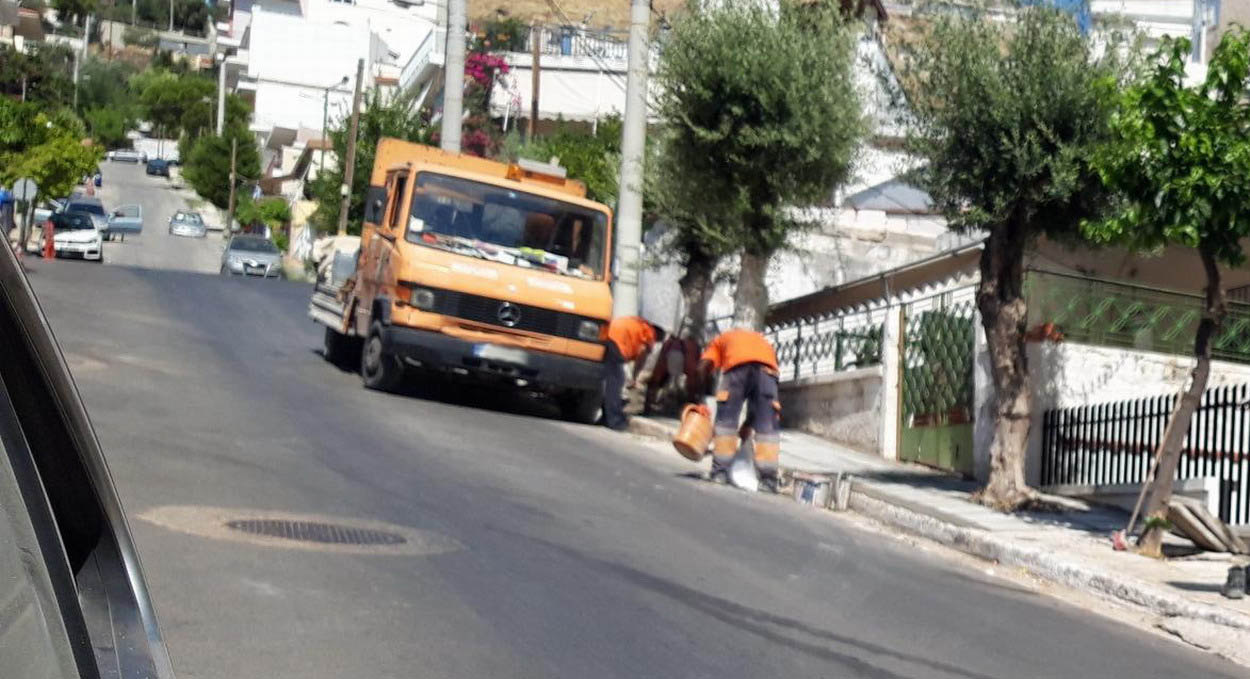 Πλακοστρώθηκε από τον ΔΕΔΔΗΕ το πεζοδρόμιο στην οδό Χίου