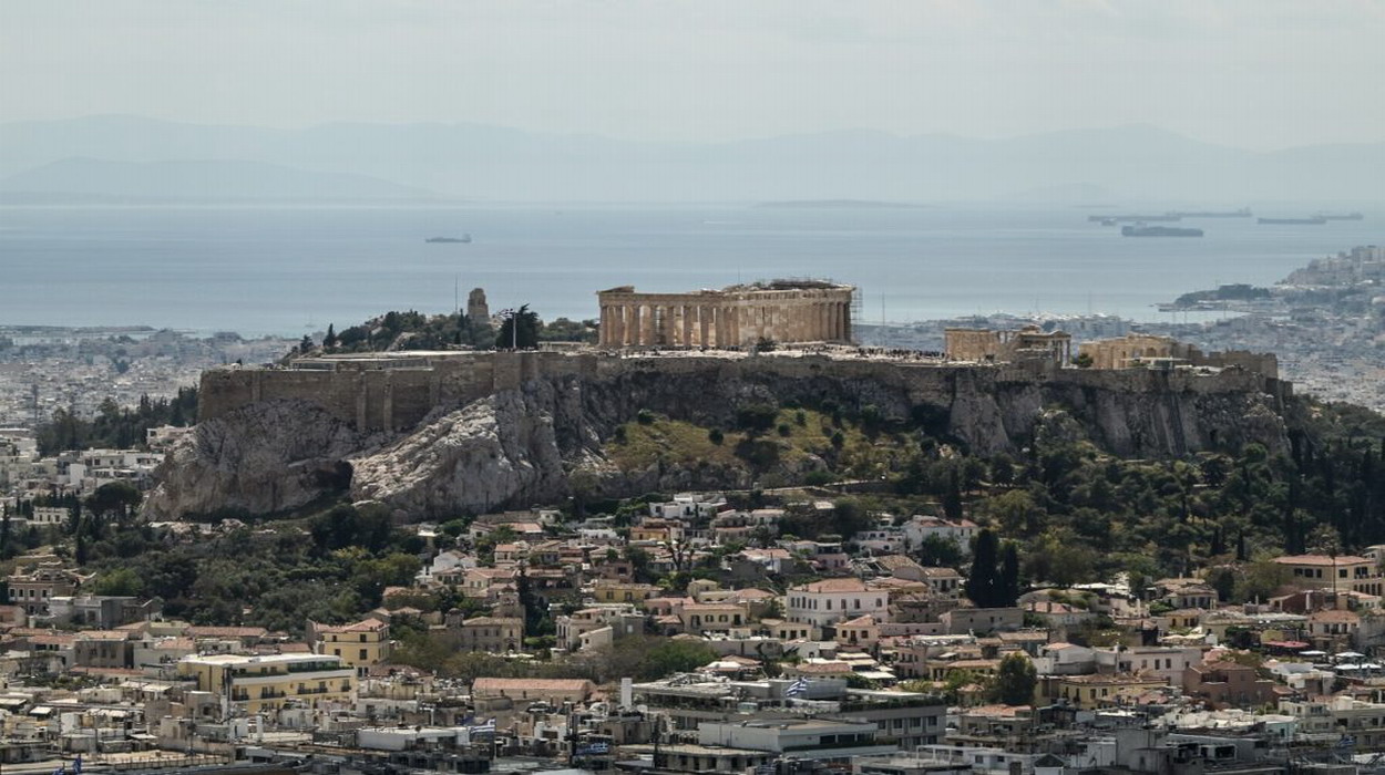 Bloomberg: Σε Σαχάρα θα μετατραπεί η Αθήνα