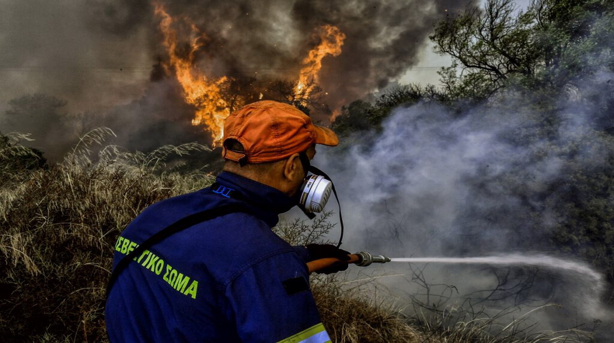 Ελληνική Πνευμονολογική Εταιρεία: Οδηγίες για αποφυγή προβλημάτων από την εισπνοή μολυσμένου αέρα από τις πυρκαγιές