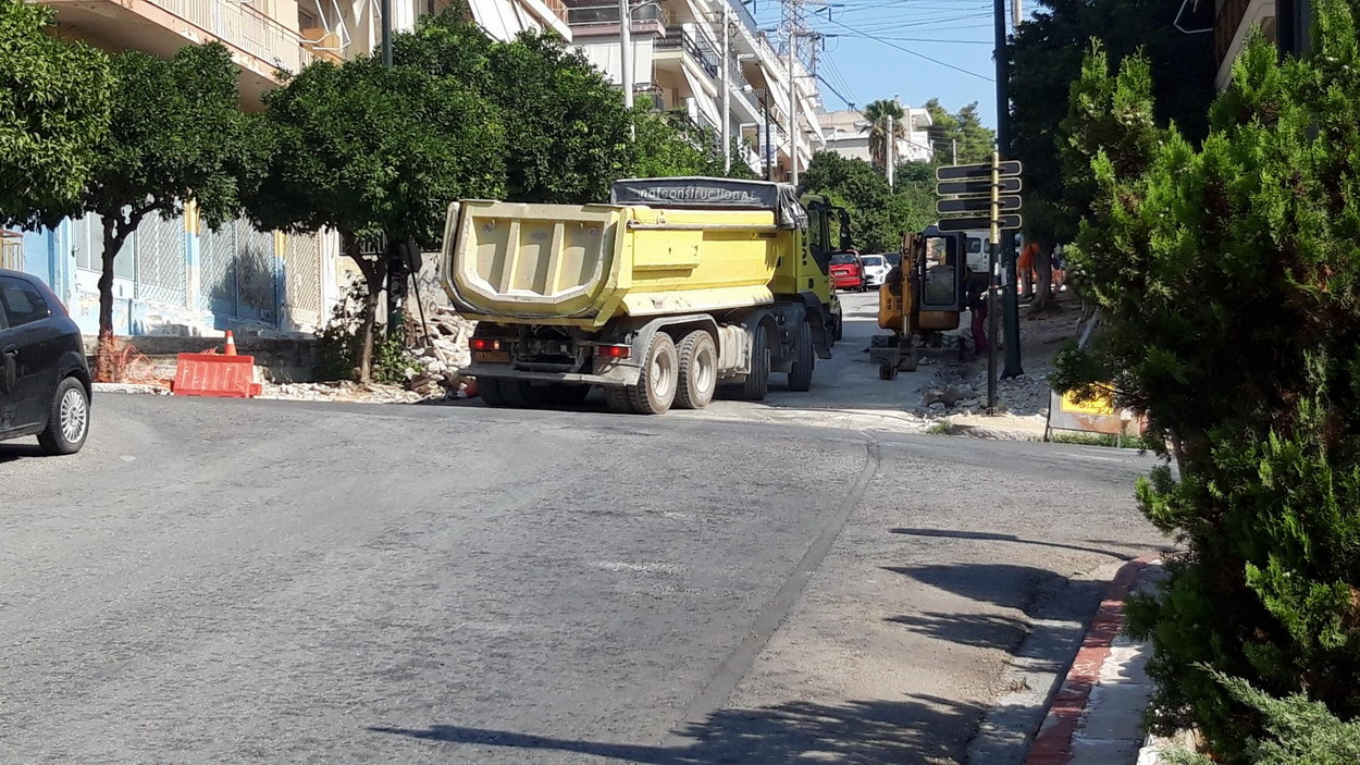 Επανήρχισαν τα έργα ανακατασκευής των πεζοδρομίων στην Π. Π. Γερμανού