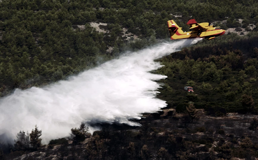 Φωτιά τώρα στον Ασπρόπυργο – Επιχειρούν και εναέρια μέσα