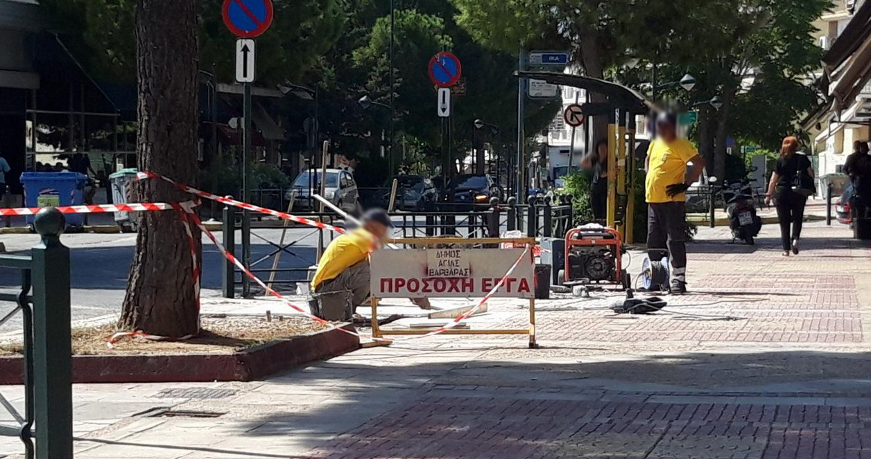 Ξεκίνησε η πλακόστρωση του πεζοδρόμιου στο σημείο του πρώην περιπτέρου στην Βενιζέλου