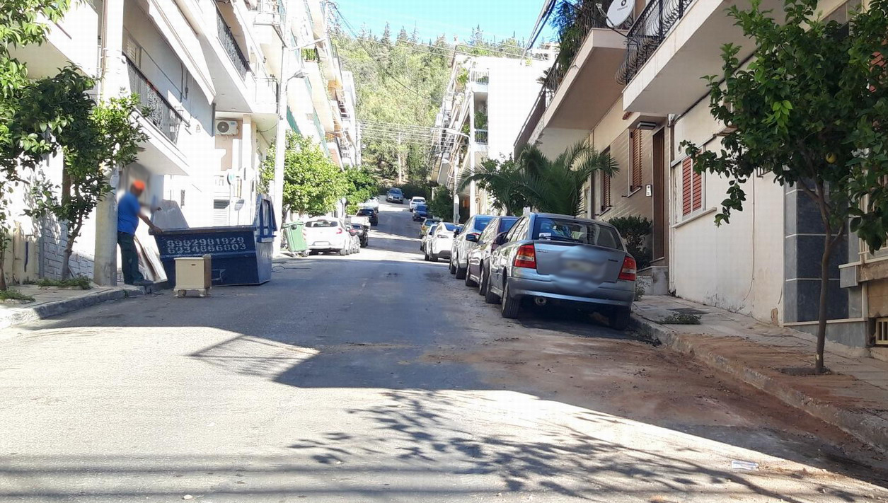 Απομακρύνθηκαν τα μπάζα από την οδό Κύπρου, μετά από επισκευή της ΕΥΔΑΠ