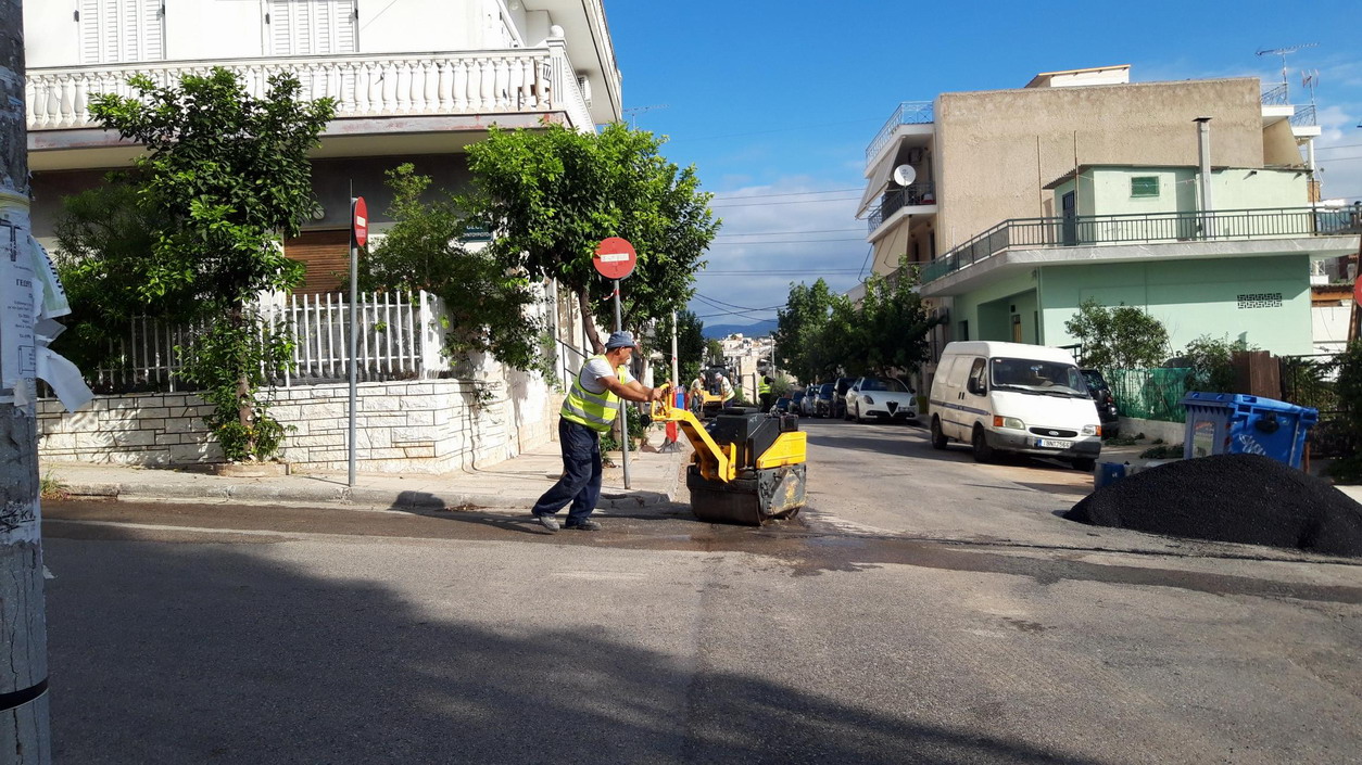 Εμφανίστηκε το συνεργείο για τις οπτικές ίνες στη διασταύρωση Παλ. Πολεμιστών και Κουντουριώτη