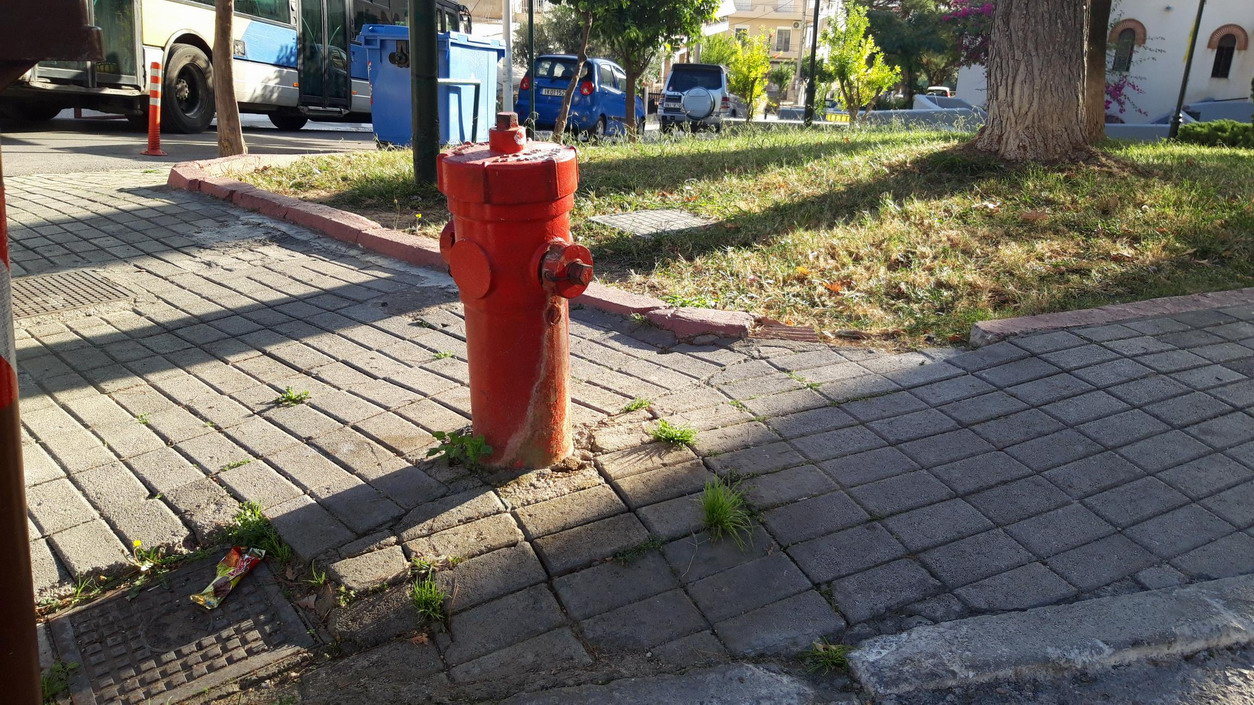 Σταμάτησε η διαρροή από τον Πυροσβεστικό κρουνό στην οδό Παπαδιαμάντη