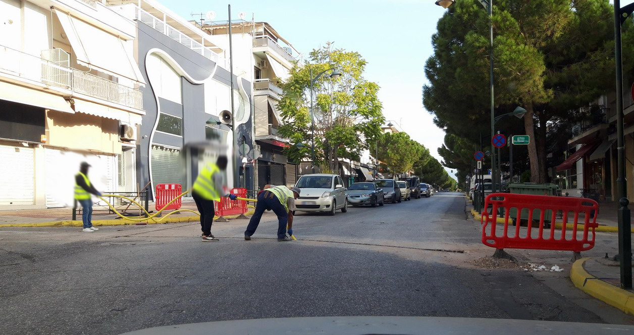 Συνεχίζεται η τοποθέτηση οπτικών ινών σε δρόμους της πόλης μας