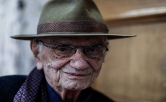 Πέθανε ο σπουδαίος συγγραφέας Βασίλης Βασιλικός