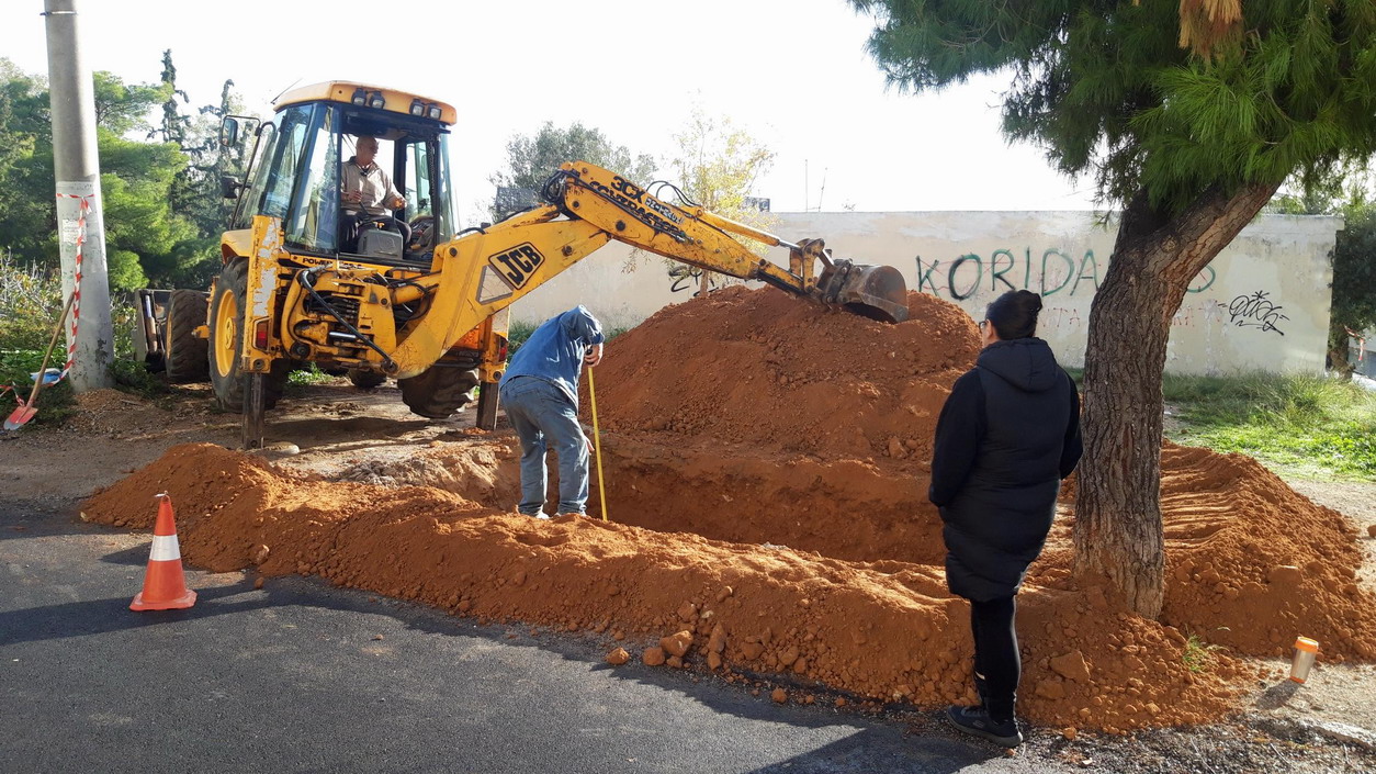 Υπόγειοι κάδοι ανακύκλωσης στη συμβολή των οδών Μιαούλη και Δεληγιάννη