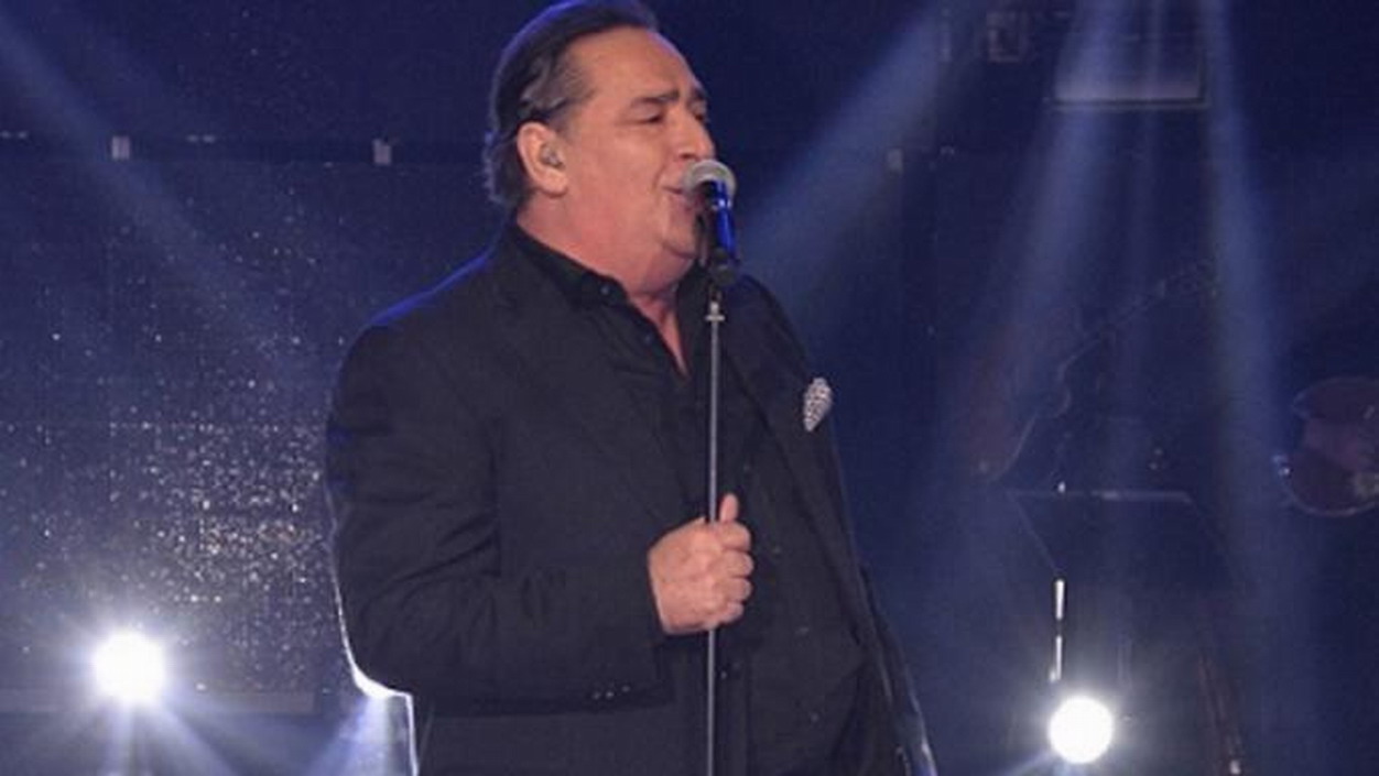 Πέθανε ο σπουδαίος τραγουδιστής Βασίλης Καρράς σε ηλικία 70 ετών