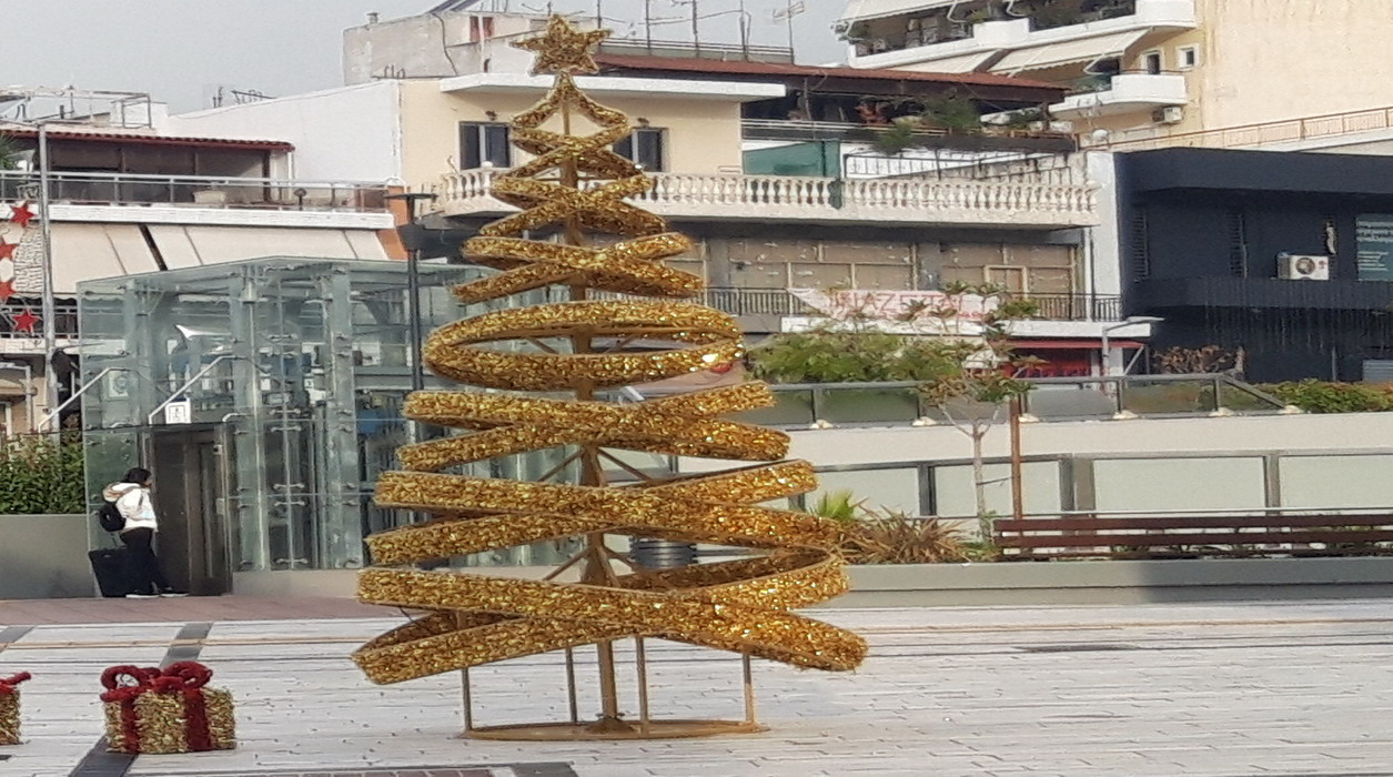 Κυριακή 10 Δεκεμβρίου φωτίζεται το Χριστουγεννιάτικο Δένδρο της πόλης μας