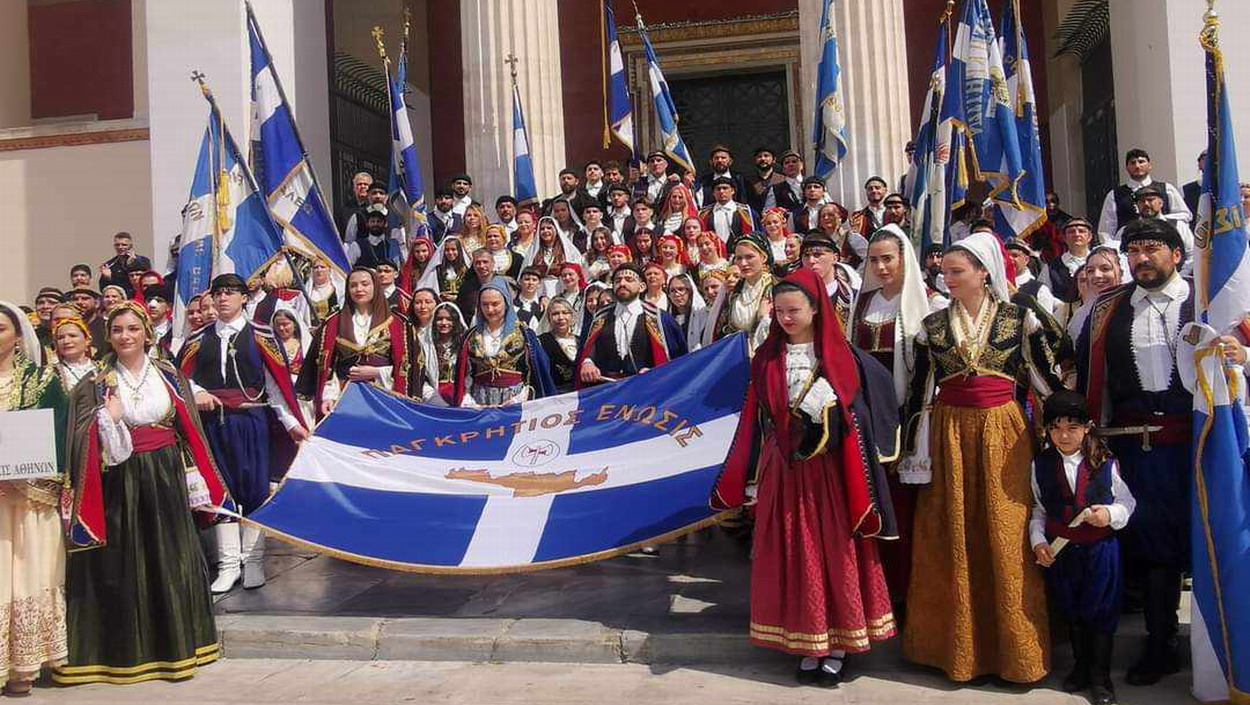 Η Ένωση Κρητών Αγίας Βαρβάρας “Η Μεγαλόνησος”, στην παρέλαση της Παγκρήτιας Ένωσης στο Σύνταγμα