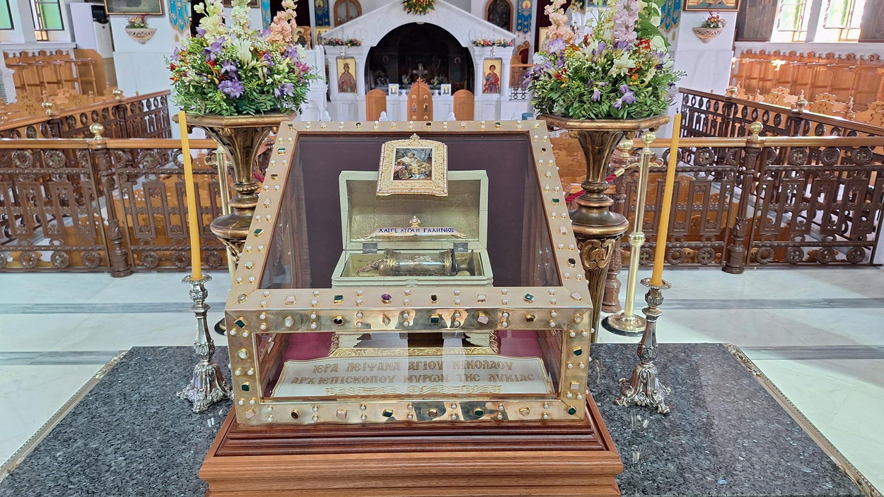 Έως την Κυριακή των Βαΐων θα παραμείνουν στον Ι.Ν. της Αγίας Βαρβάρας, τα Ιερά Λείψανα του Αγίου Νικολάου Επισκόπου Μύρων της Λυκίας