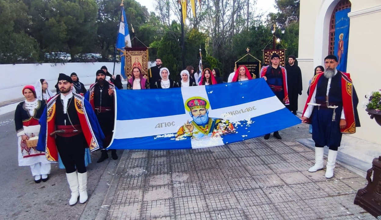 Ένωση Κρητών Αγίας Βαρβάρας “Η Μεγαλόνησος”: “Με περηφάνια οι Βρακοφοροι της Ένωσης κρατούσαν την σημαία του Αγίου Νικολάου”