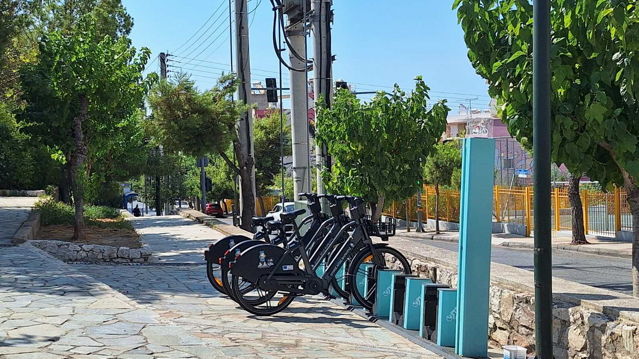 Εμφανίστηκαν ορισμένα κοινόχρηστα ηλεκτρικά ποδήλατα του δήμου, στους σταθμούς τους…