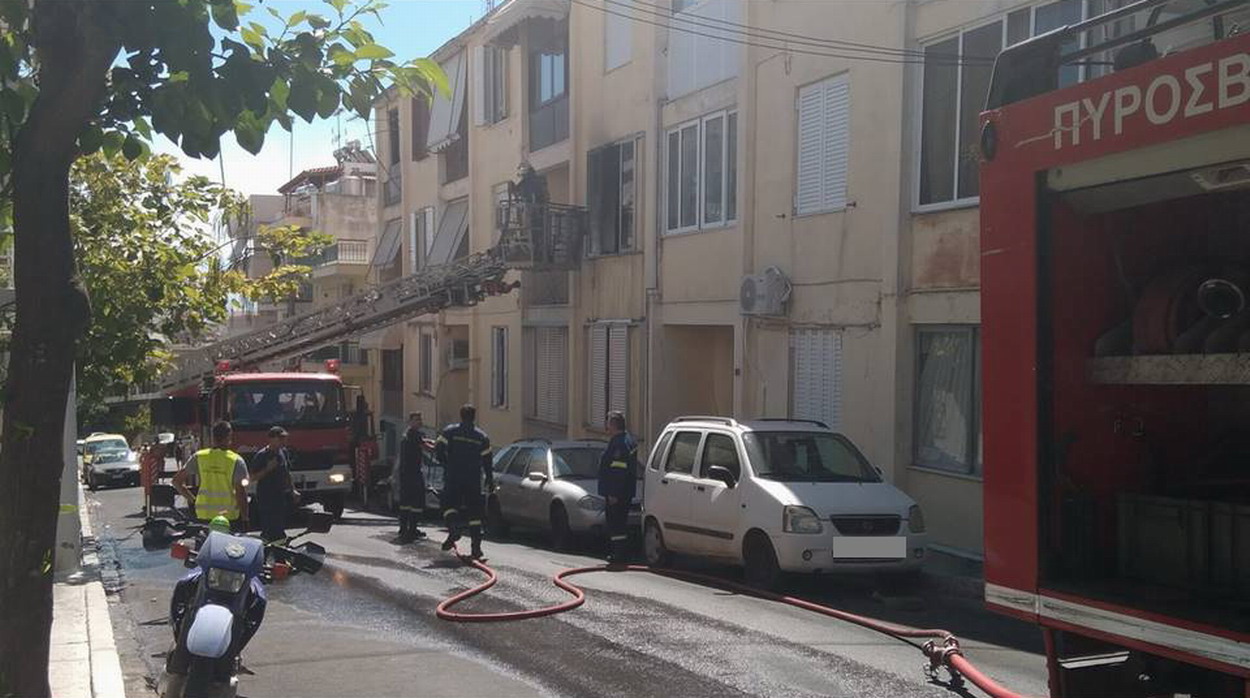 Πυρκαγιά ξέσπασε σε διαμέρισμα πολυκατοικίας στην οδό Δεληγιάννη εχθές το πρωί