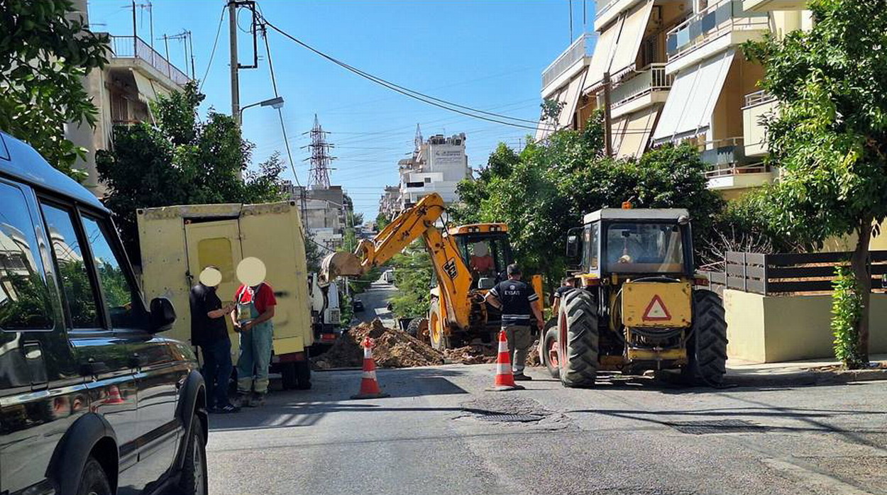 Κλείσιμο της Παλ. Πολεμιστών για αντιμετώπιση προβλήματος σε αποχετευτικό αγωγό