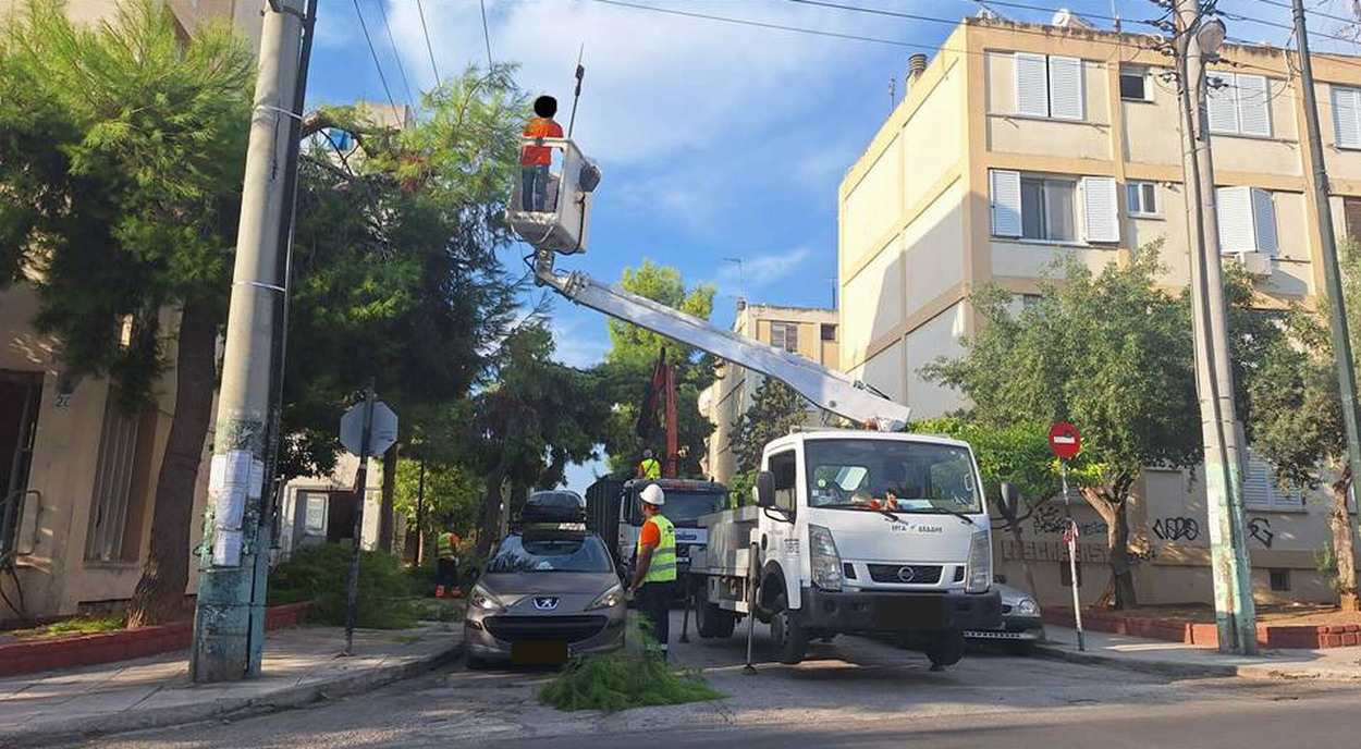 Κλαδέματα δένδρων που τα κλαδιά τους πλησίαζαν ηλεκτροφόρα καλώδια, από τον ΔΕΔΔΗΕ