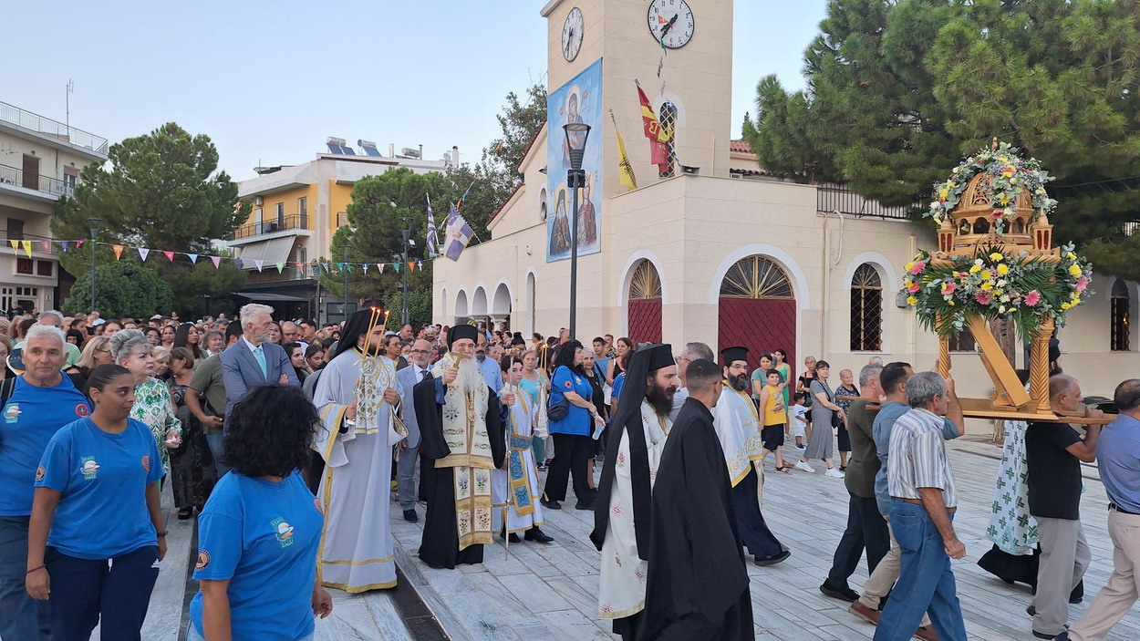 Εκατοντάδες πιστοί στον εορτασμό του Ι. Ν. Παναγίας Ελεούσας