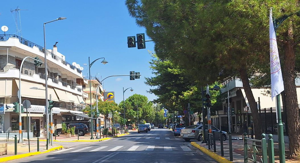 Εκτός λειτουργίας τα φανάρια όλη μέρα εχθές, στη διασταύρωση Ελ. Βενιζέλου και 28ης Οκτωβρίου