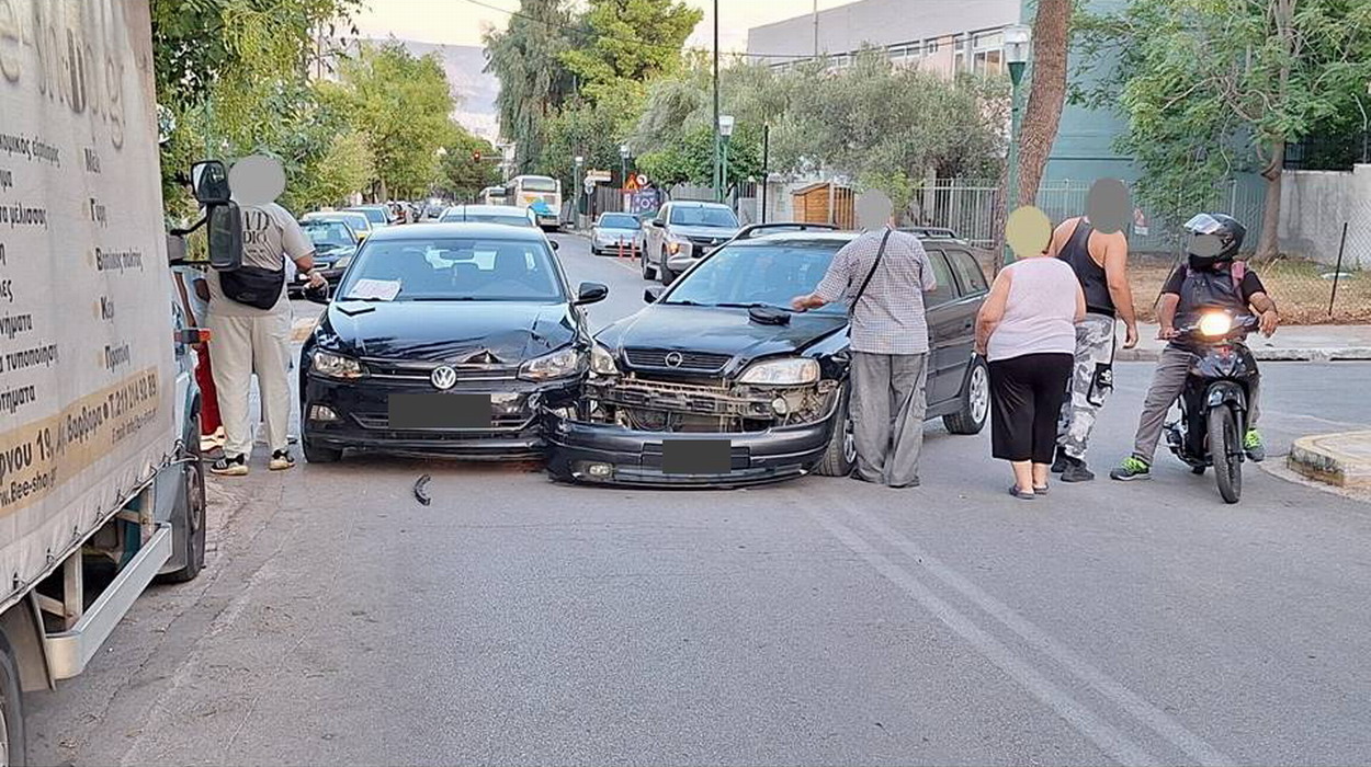 Σύγκρουση οχημάτων στη διασταύρωση Σίφνου και Βουτένης