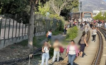 Φωτιά σε βαγόνι του ΗΣΑΠ κοντά στον σταθμό «Ειρήνη»