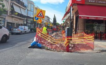 Ξήλωμα πεζοδρομίων στην Ελ. Βενιζέλου, στα πλαίσια του έργου “ΑΝΟΙΚΤΟ ΚΕΝΤΡΟ ΕΜΠΟΡΙΟΥ”