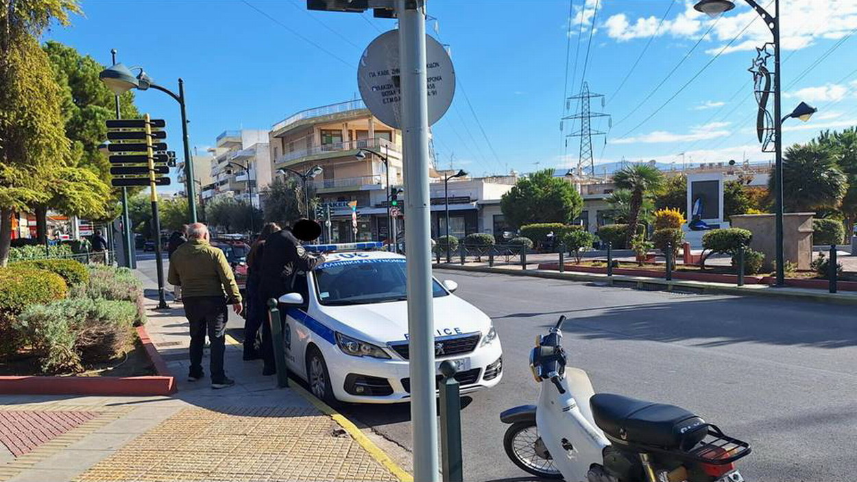 Το τακτικό της μπλόκο έστησε εχθές το πρωί στον κόμβο Μεγ. Αλεξάνδρου και Ελ. Βενιζέλου η Τροχαία