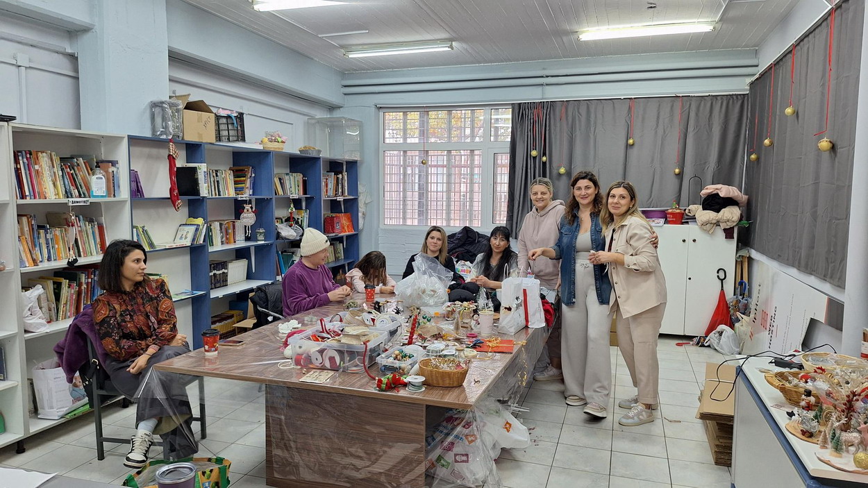 Συνεχίστηκαν για δεύτερη εβδομάδα, οι εορταστικές εκδηλώσεις που διοργανώνει ο Σύλλογος Γονέων και Κηδεμόνων του 4ου Δημοτικού