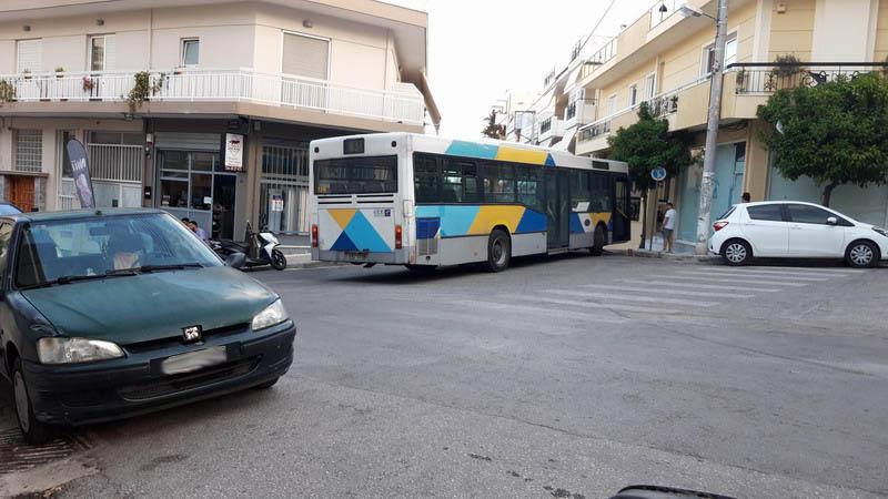 Ξηλώθηκαν τα κολωνάκια από τη στροφή Κύπρου & Οδυσσέως…