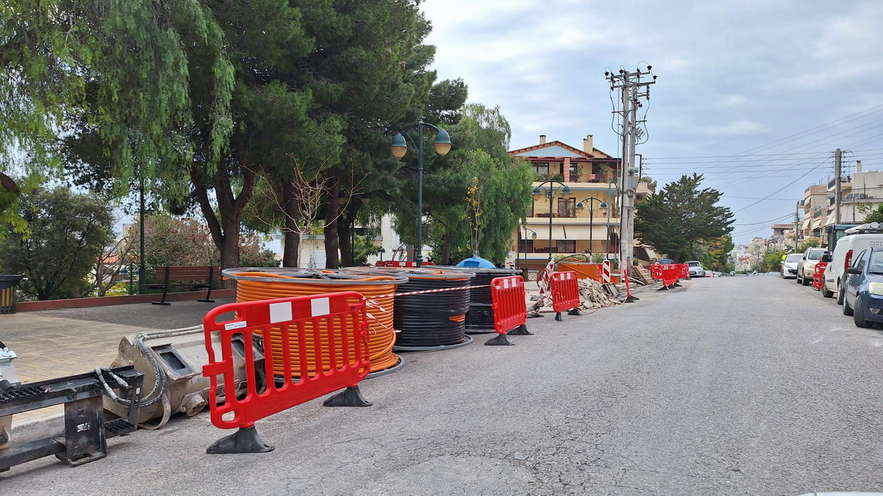 Με ταχείς ρυθμούς η τοποθέτηση οπτικών ινών στην πάνω Αγία Βαρβάρα