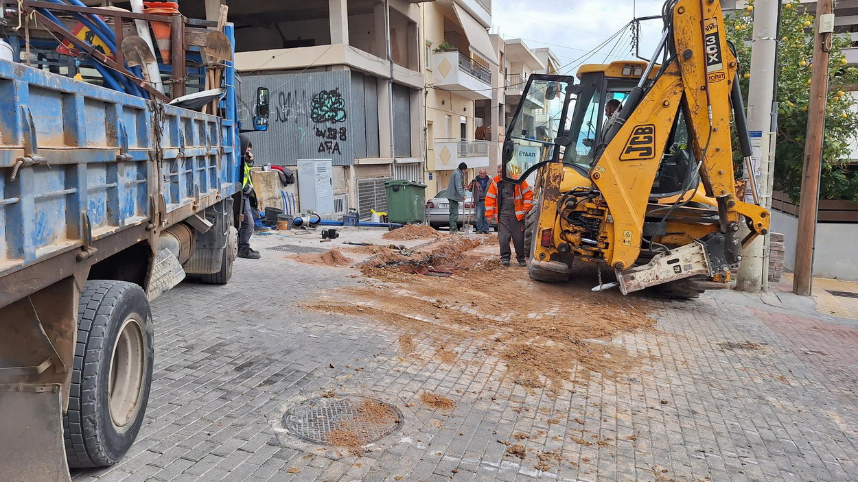 Σκαψίματα της ΕΥΔΑΠ στην πλακοστρωμένη πλέον Π. Π. Γερμανού…