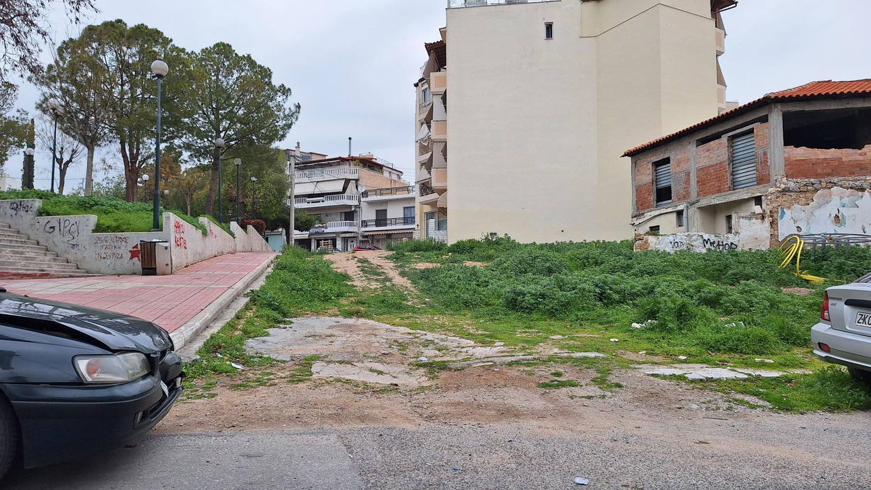 Η οδός Βόλου από Λυκούργου έως Υψηλάντη πρέπει να διαμορφωθεί προς αναβάθμιση της περιοχής