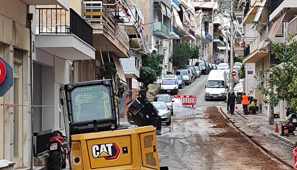 Πολλά οικοδομικά τετράγωνα στην πόλη μας, τόσο στην πάνω Αγία Βαρβάρα όσο και στην κάτω είναι χωρίς νερό