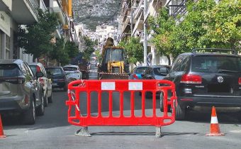 Έκοβαν την κυκλοφορία απροειδοποίητα, σύμφωνα με το δήμο και μηνύθηκαν
