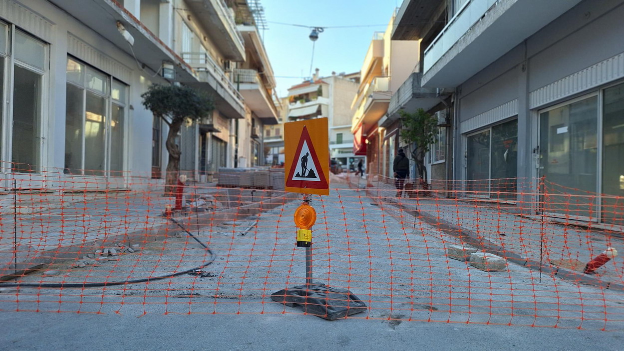 Ξαναπεριφράχτηκε ο χώρος του εργοταξίου στην οδό Κολοκυθά…