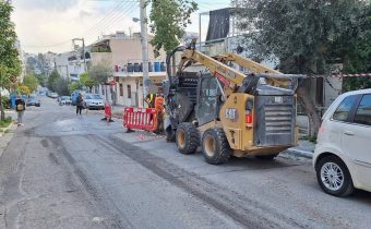 Ο Δήμος ανακάλεσε την άδεια για εργασίες των οπτικών ινών – Επεισοδιακή ήταν η χθεσινή ημέρα στην οδό Παλαιών Πολεμιστών με το συνεργείο που έκανε εργασίες