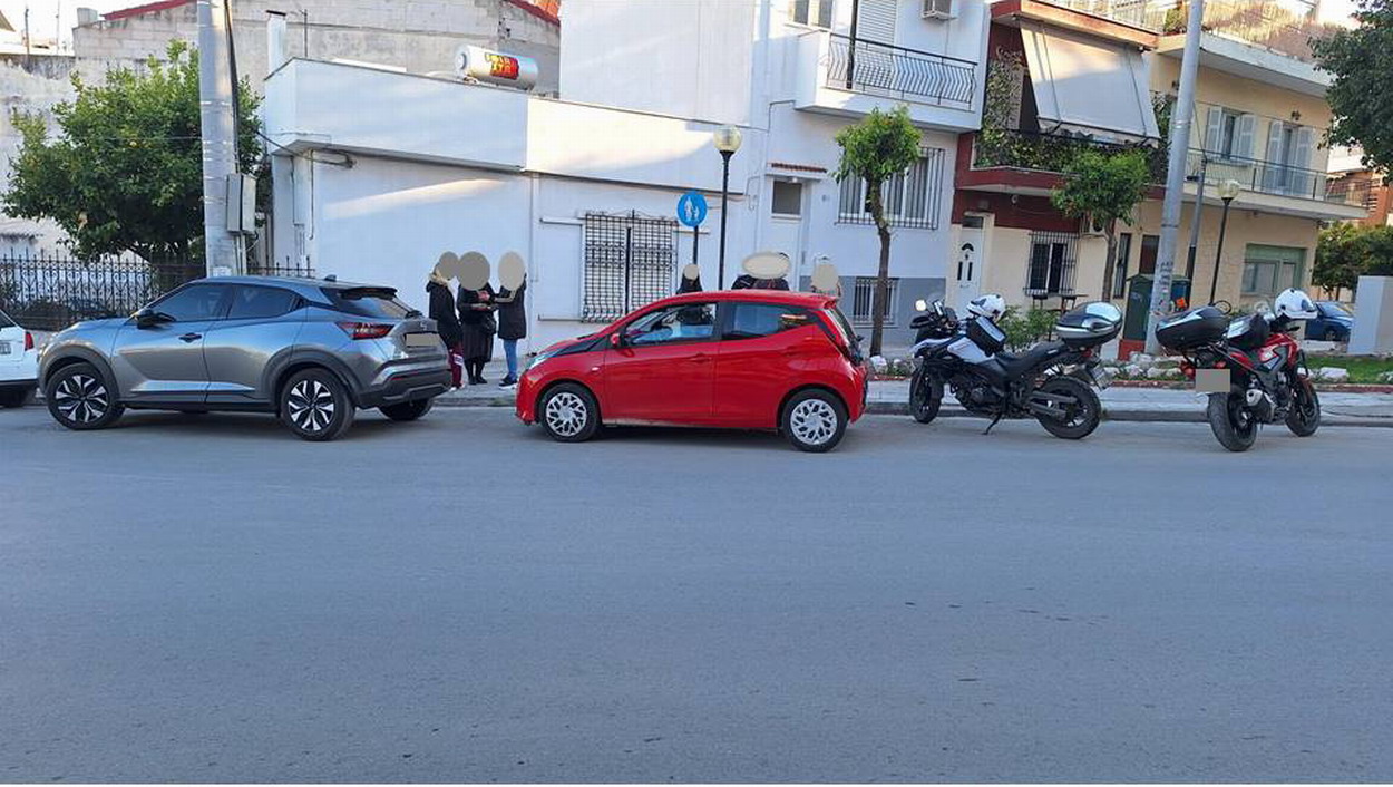 Σύγκρουση οχημάτων λόγω προσπάθειας αναστροφής του ενός στην Π. Π. Γερμανού