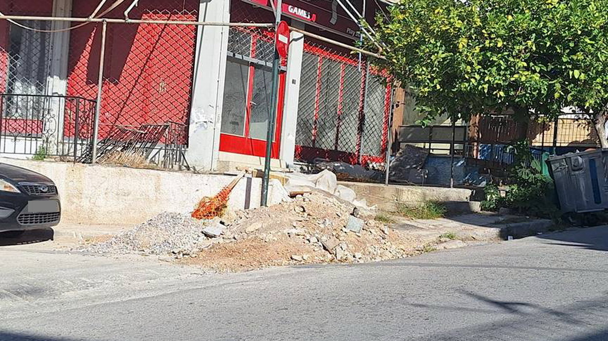 Βουναλάκι με μπάζα επί μήνες στην Π. Π. Γερμανού – Χειμάρας