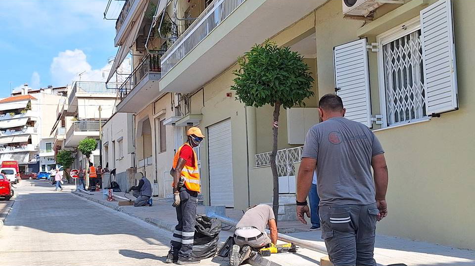 Τοποθέτηση φωτιστικών σωμάτων στην οδό Κολοκυθά