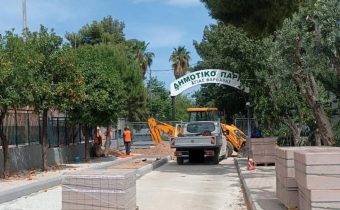 Διαμαρτυρία συμπολίτισσάς μας για σκαψίματα στην είσοδο προς το Ναό που γιόρταζε και εν ώρα κοινής ησυχίας…