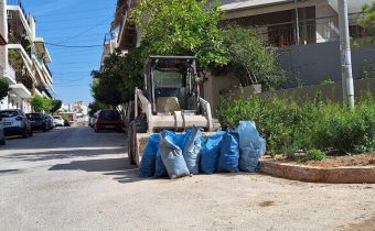 Επί δίμηνο στην οδό Θεμιστοκλέους, υπάρχει παρκαρισμένο ένα μηχάνημα έργων