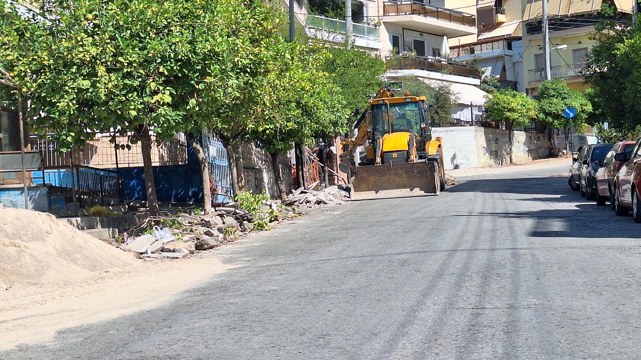 Ξήλωμα του πεζοδρομίου στην Π. Π. Γερμανού, από Χειμάρας έως Κρήτης