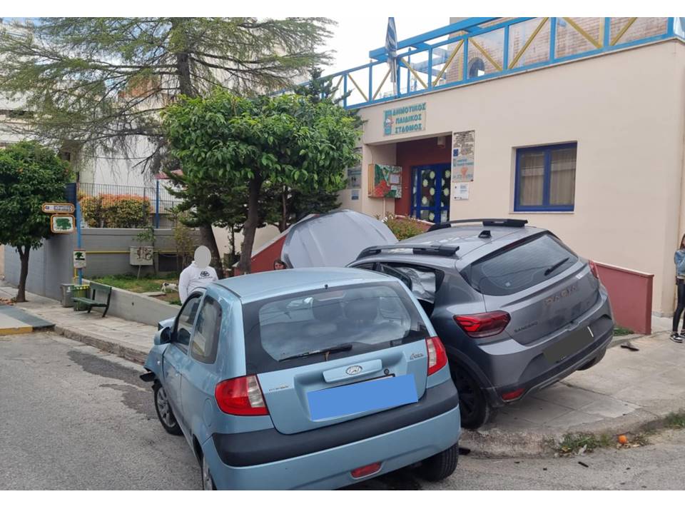 Σοβαρό Τροχαίο μπροστά από το Δημοτικό παιδικό σταθμό “ΣΒΟΥΡΑ” – Στο νοσοκομείο 11χρονος