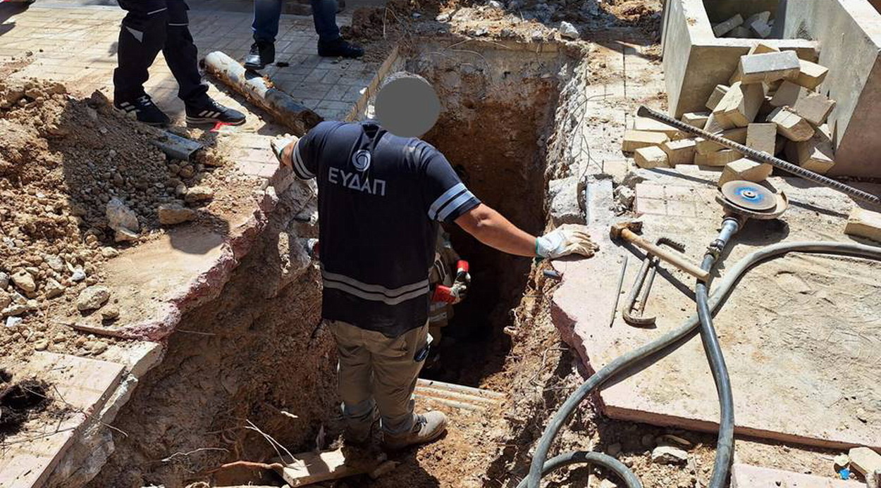 Αποκαταστάθηκε η λειτουργία του αγωγού αποχέτευσης του 13ου Νηπιαγωγείου, αλλά ας ρίξει μια ματιά ο δήμος…