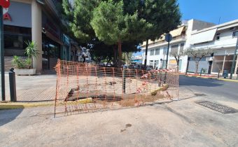 Η βλάβη αντιμετωπίστηκε από τον ΔΕΔΔΗΕ, σειρά έχει η αποκατάσταση του πεζοδρομίου στην Ελ. Βενιζέλου