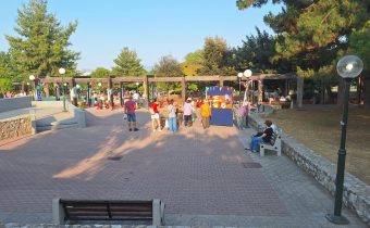 Αντικαταστάθηκαν όλες οι φούσκες στα φωτιστικά στο άλσος ΜΗΤΕΡΑ – Πόσο θα μείνουν σώες;;;