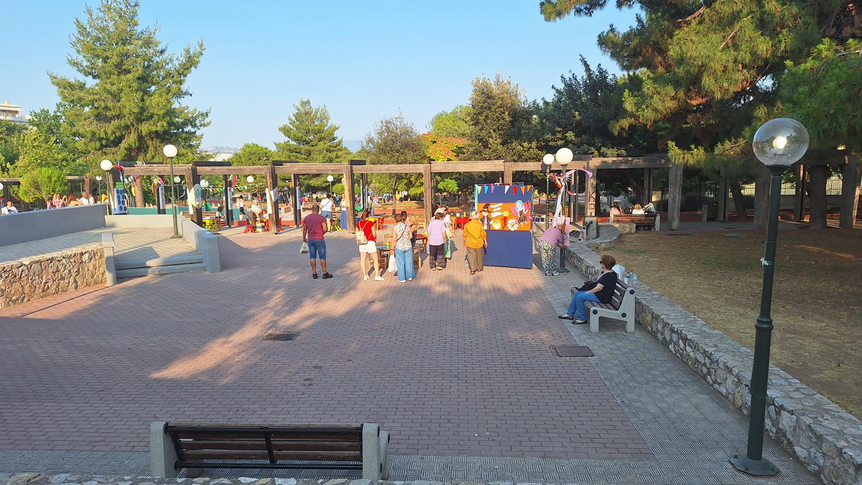 Αντικαταστάθηκαν όλες οι φούσκες στα φωτιστικά στο άλσος ΜΗΤΕΡΑ – Πόσο θα μείνουν σώες;;;