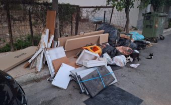 Συμπολίτης μας διαμαρτύρεται για την καθαριότητα στην οδό Μιχαλάτου