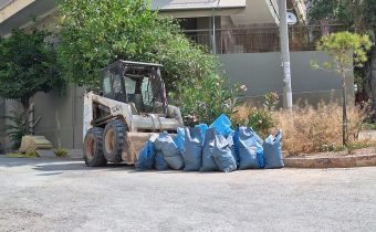 Ακούνητα επί μήνες, μηχάνημα έργων, μπάζα και πλάκες πεζοδρομίου…