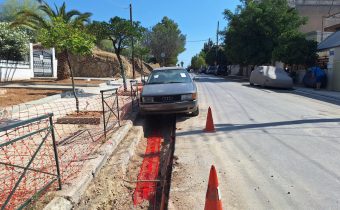 Συμπολίτης μας διαμαρτύρεται για μη απομάκρυνση από το δήμο εγκαταλειμμένου οχήματος